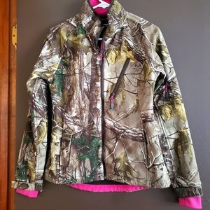 Ladies Realtree Camo Jacket Size Small